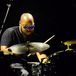 Joe Blaxx, batteur du groupe de José James, lors du concert de ce dernier au Next Step en 2016